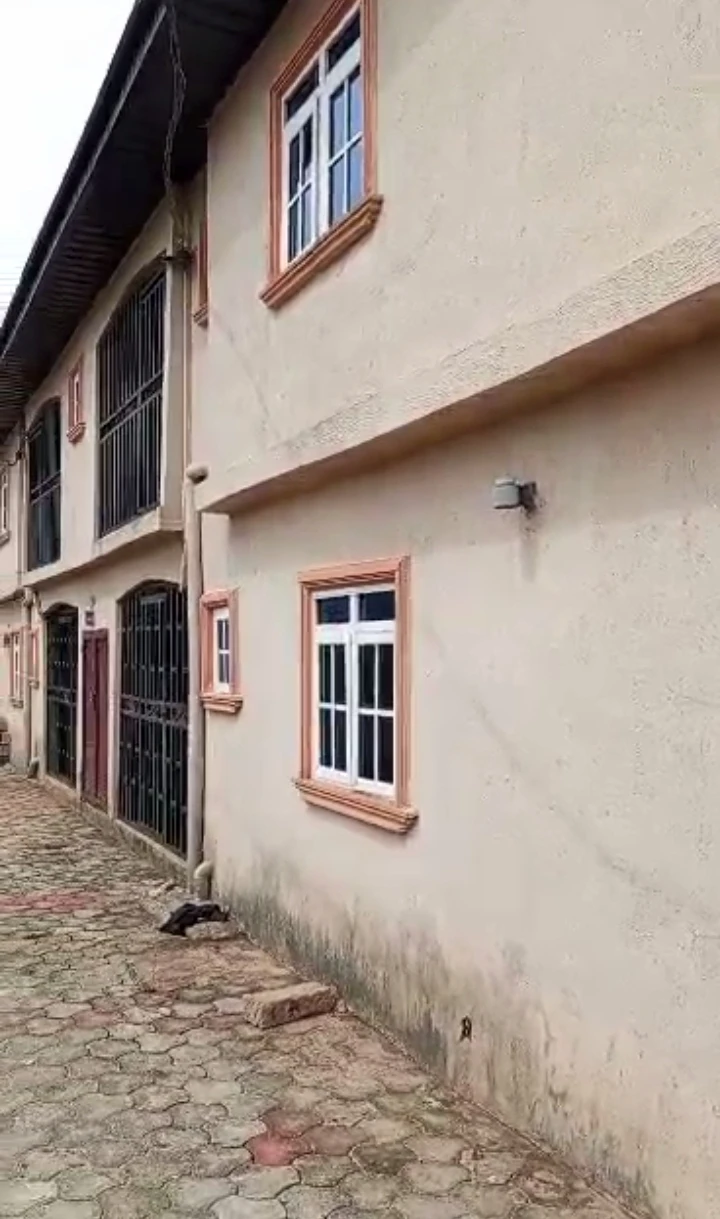 3 Bedroom Flat for Sale in Ogunwenyin, Edo - Image 1