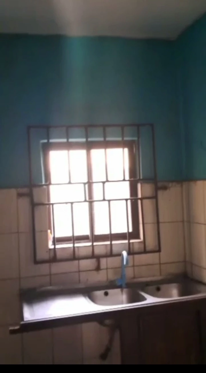 2 Bedroom Flat for Rent in Osubi, Delta - Image 2
