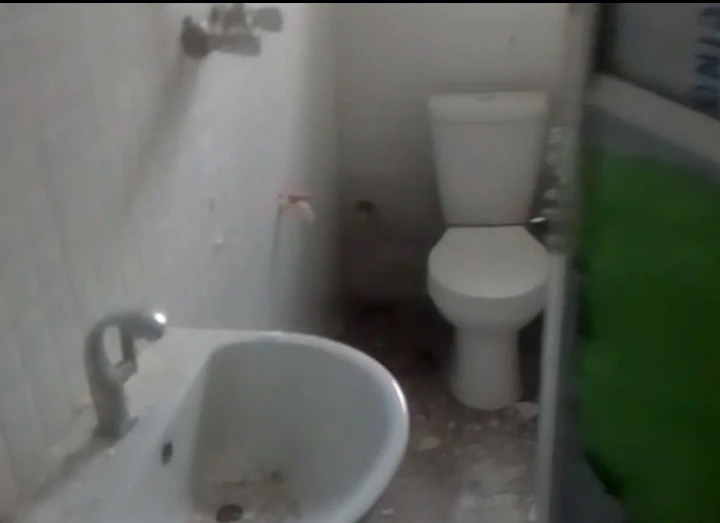 3 Bedroom Flat for Rent in Ogbomro, Delta - Image 1