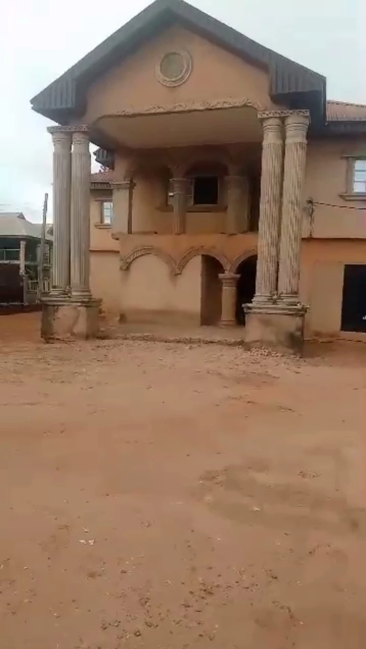 Duplex for Sale in Country home junction, Edo cover picture