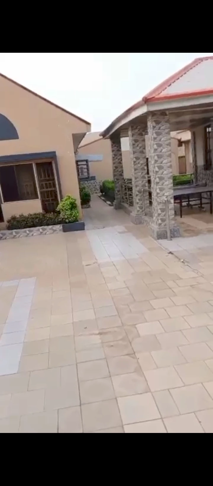 Hotel for Lease in Airport road off Giwa Amu, Edo cover picture