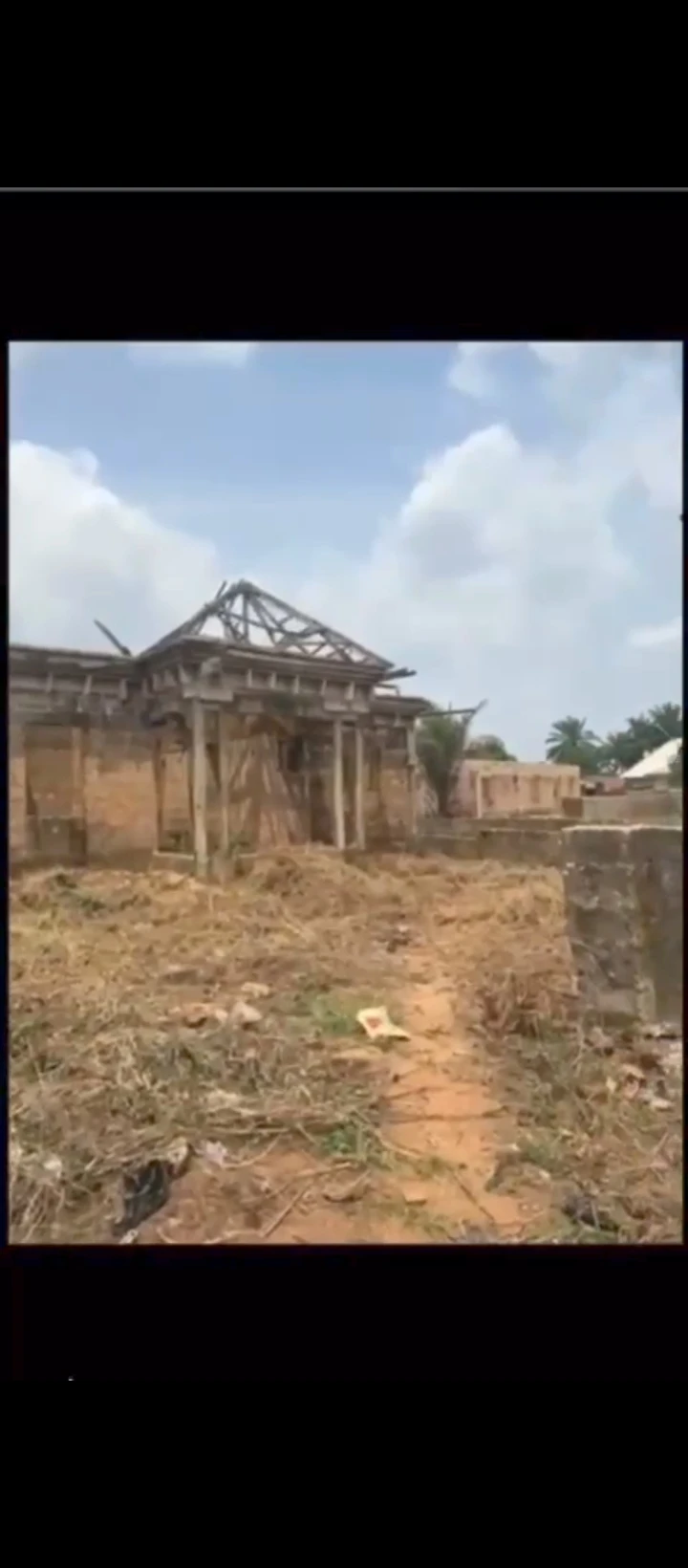 4 Bedroom Flat for Sale in Isihor, Edo
