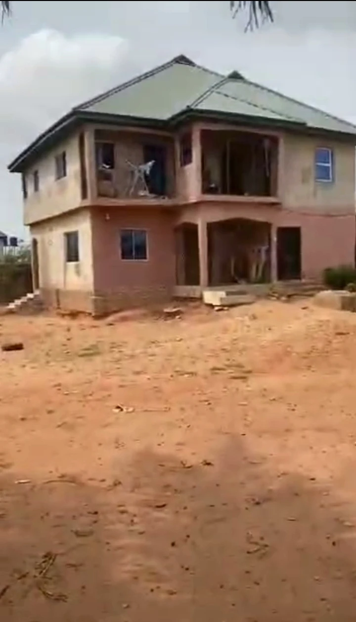 4 Bedroom Flat for Sale in IYEKOGBA IRIRI, Edo cover picture