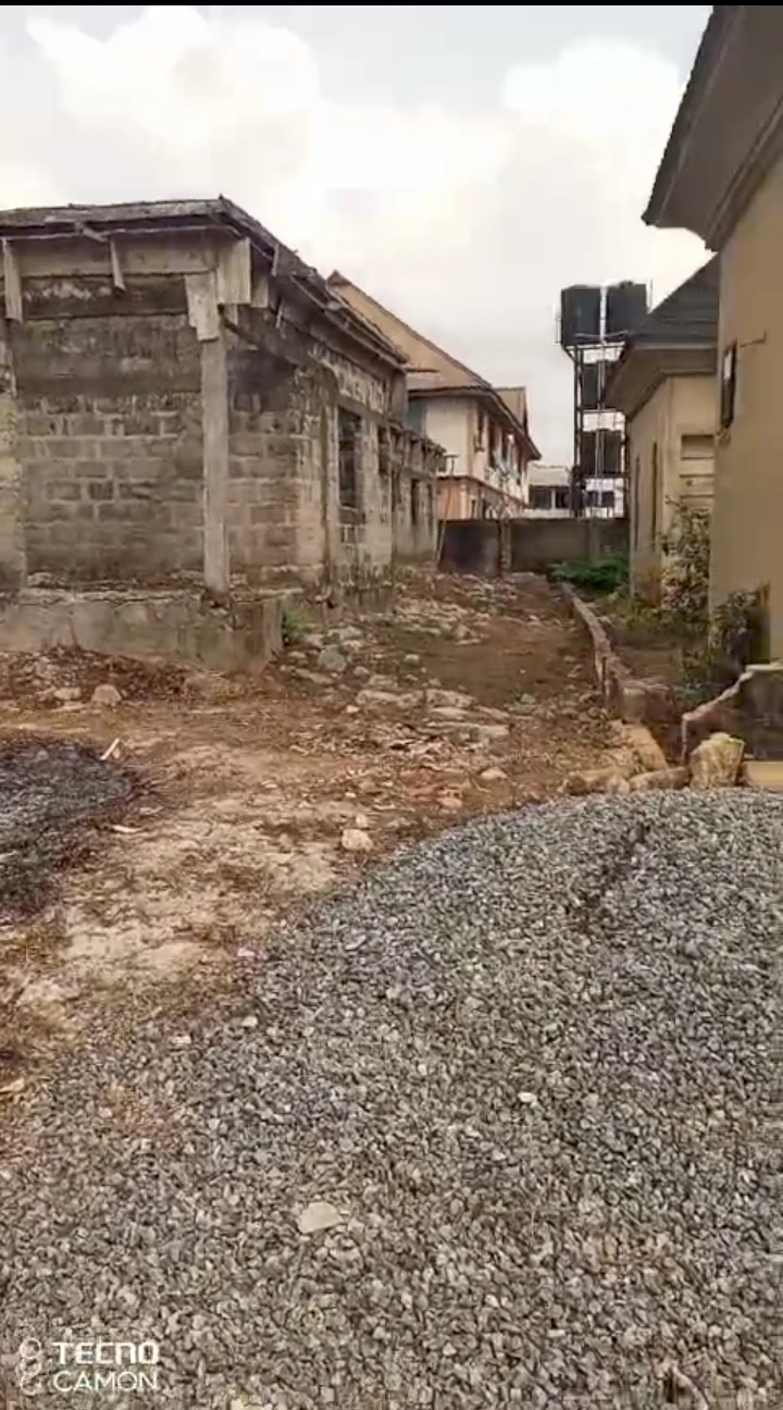 Uncompleted Building for Sale in Ohghobi community sapele road, Edo cover picture