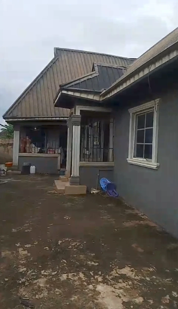Bungalow for Sale in Idokpa, Edo cover picture