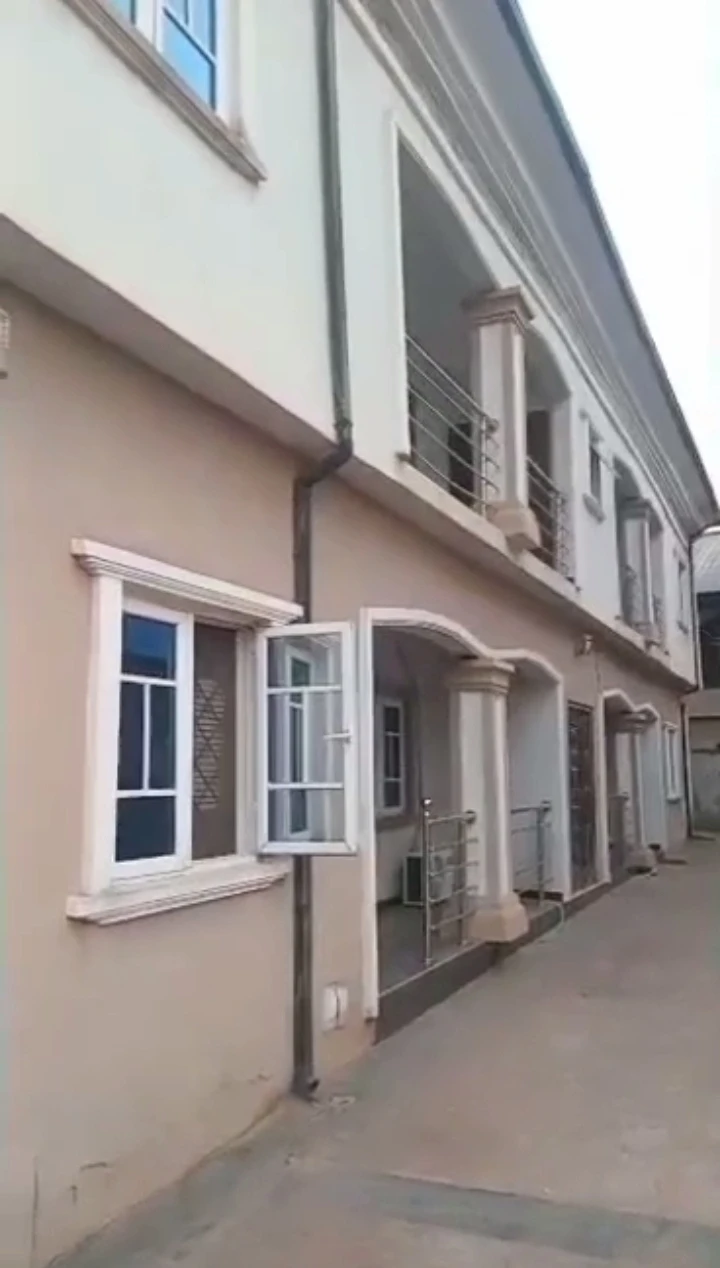 2 Bedroom Flat for Sale in Ugbor GRA, Edo cover picture