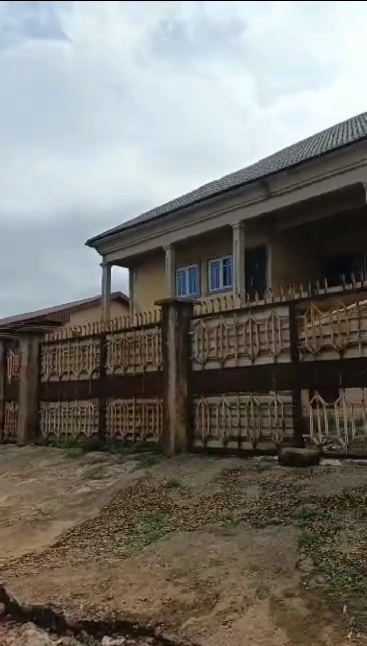 Duplex for Sale in Dumez off sapele road Benin city, Edo cover picture