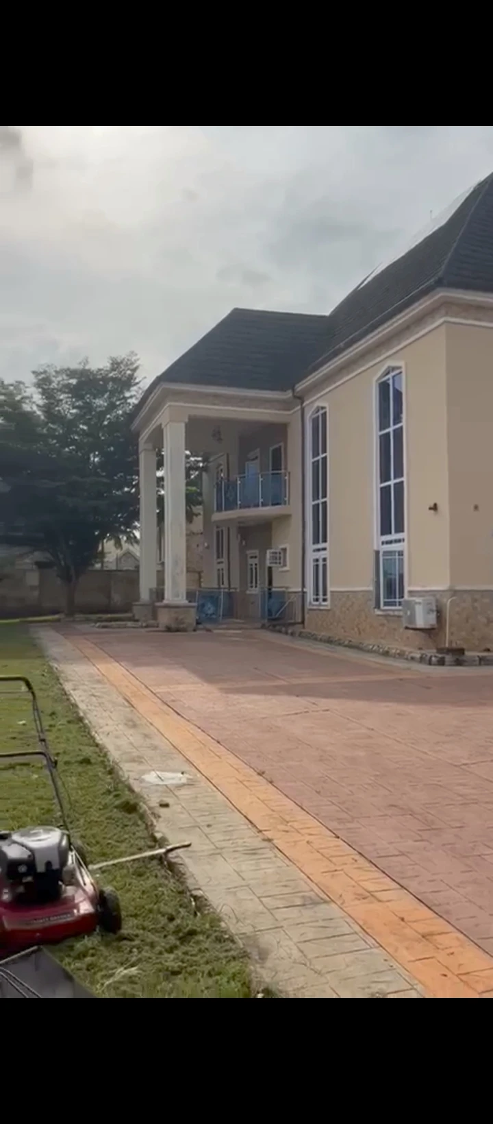 Duplex for Sale in Evbukhu sapele road, Edo cover picture