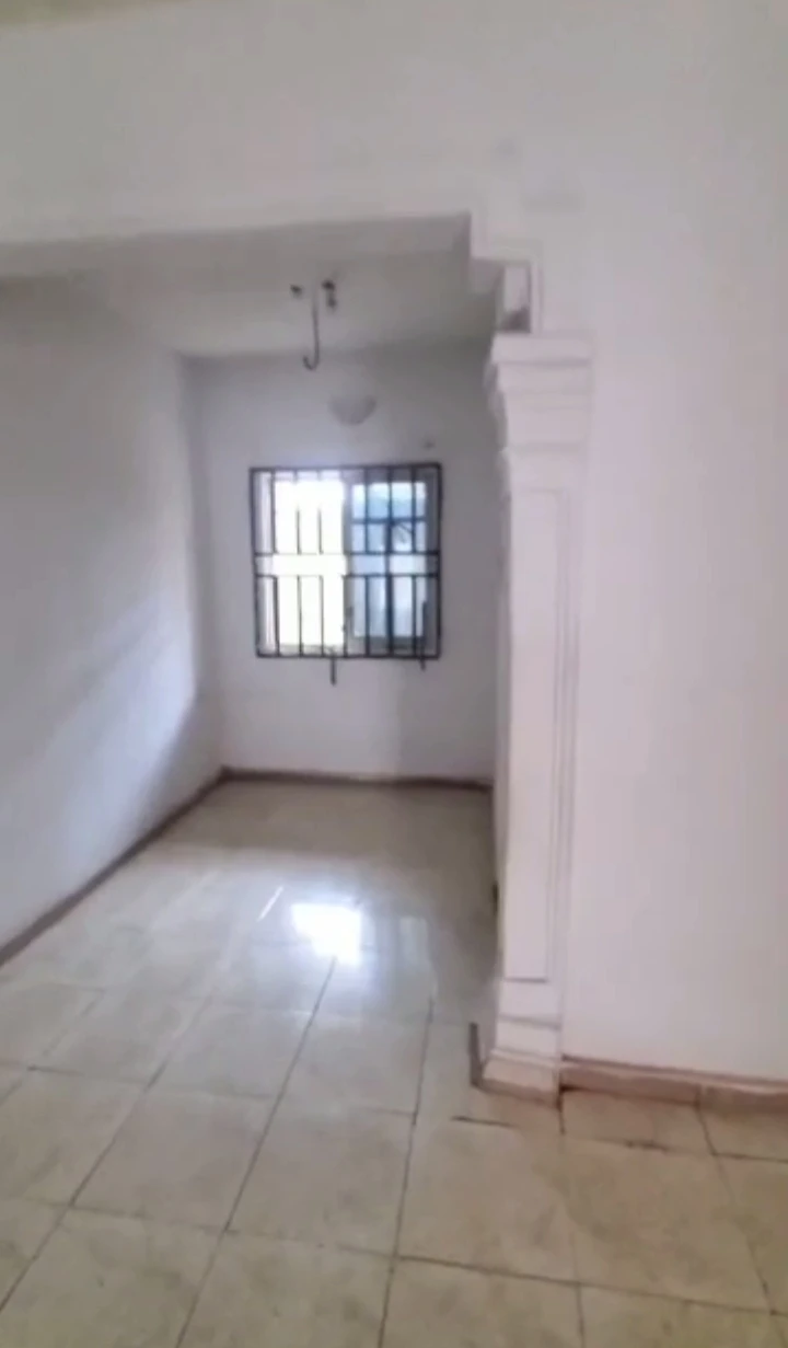 3 Bedroom Flat for Rent in Isihor, Edo