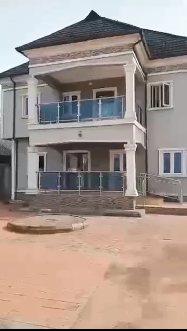 Duplex for Sale in Upper sakpoba, Edo cover picture