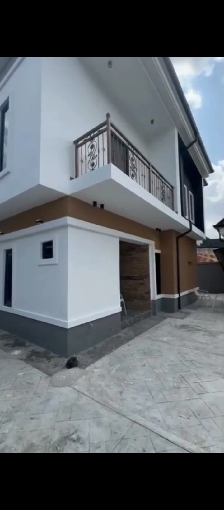 Duplex for Sale in IRHIRHI Igbinosa., Edo cover picture