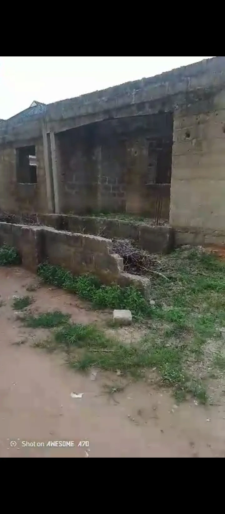 Uncompleted Building for Sale in Captain osa farm sapele road bypass, Edo cover picture