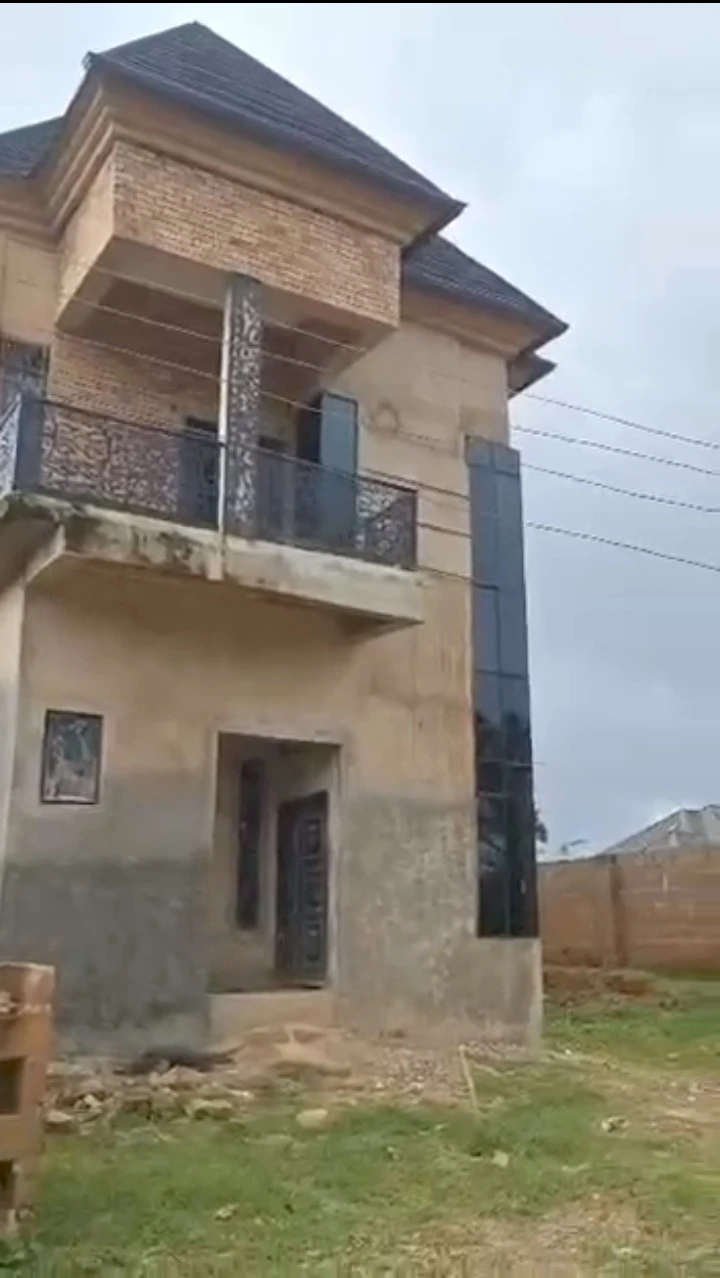 Duplex for Sale in AMAGBA, Edo cover picture