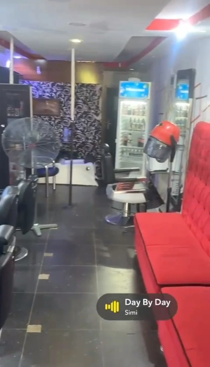 Store for Sale in Airport Road,GRA, Edo cover picture