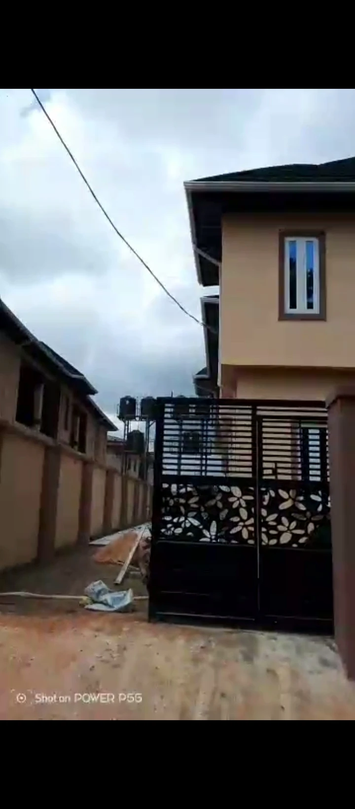 3 Bedroom Flat for Sale in Off Limit road, Edo cover picture