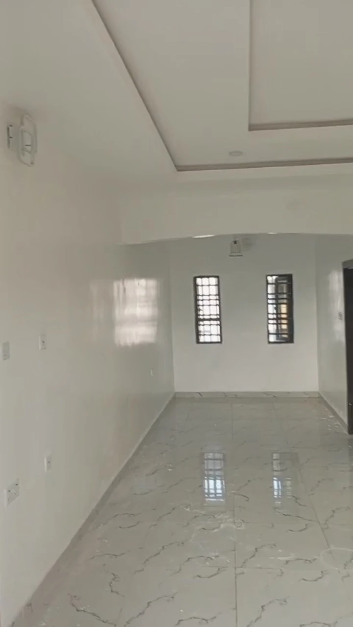 3 Bedroom Flat for Sale in Ogunwenyin road off ugbor village road, Edo cover picture