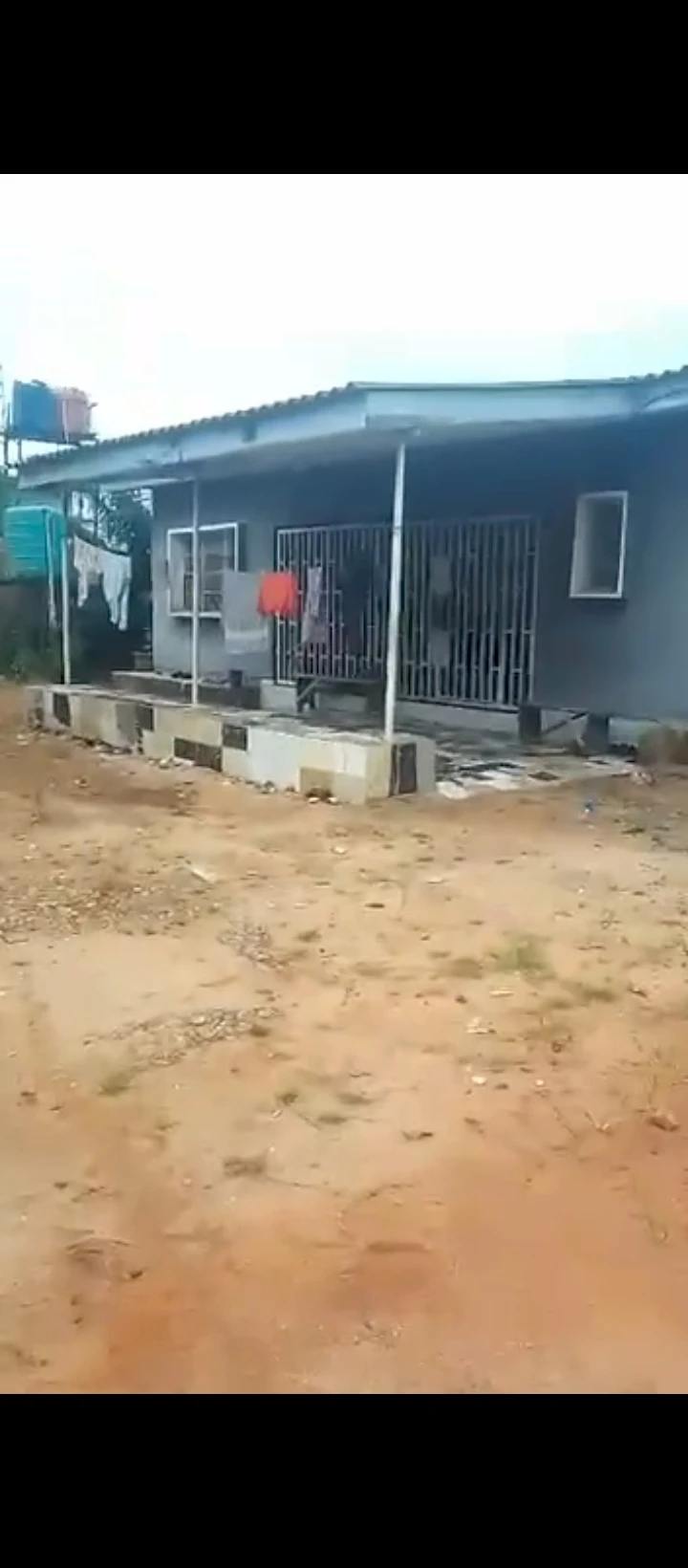 4 Bedroom Flat for Sale in Oni street ihama, Edo
