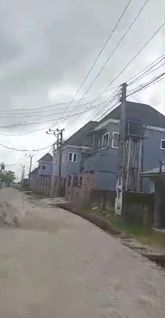 Hotel for Sale in Off Refinery road Warri Delta state, Delta