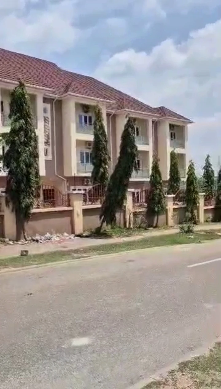 4 Bedroom Flat for Sale in Gazupe, FCT