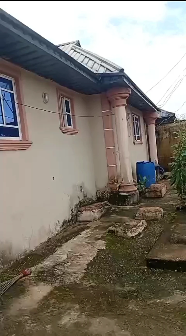 Bungalow for Sale in Country home, Edo cover picture