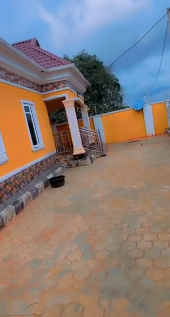 Bungalow for Sale in Ugbowo, Edo cover picture