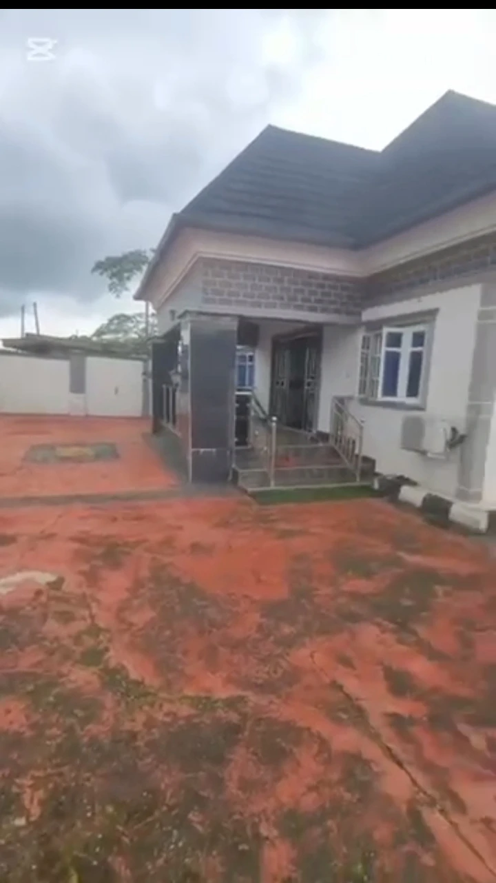 Bungalow for Sale in Oluku Benin Akure road, Edo cover picture