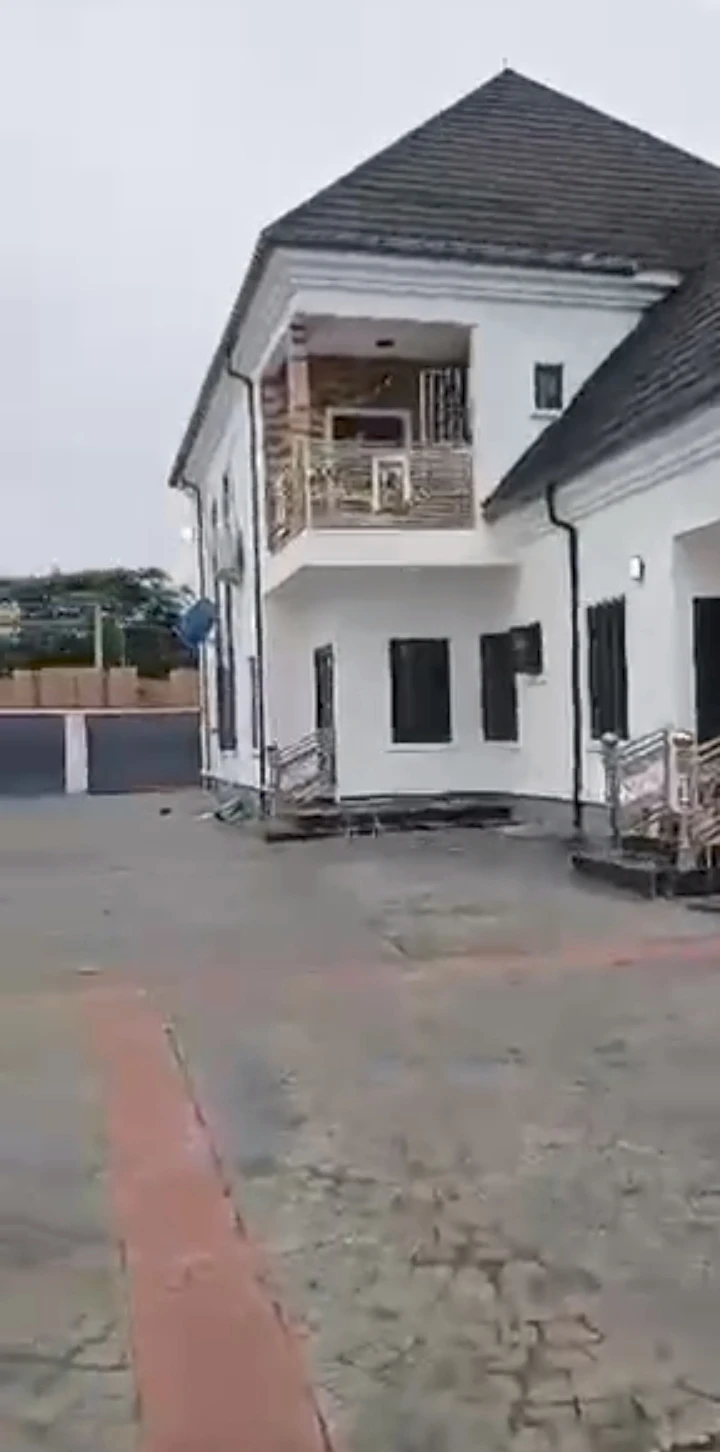 Duplex for Sale in Ugbor GRA, Edo cover picture