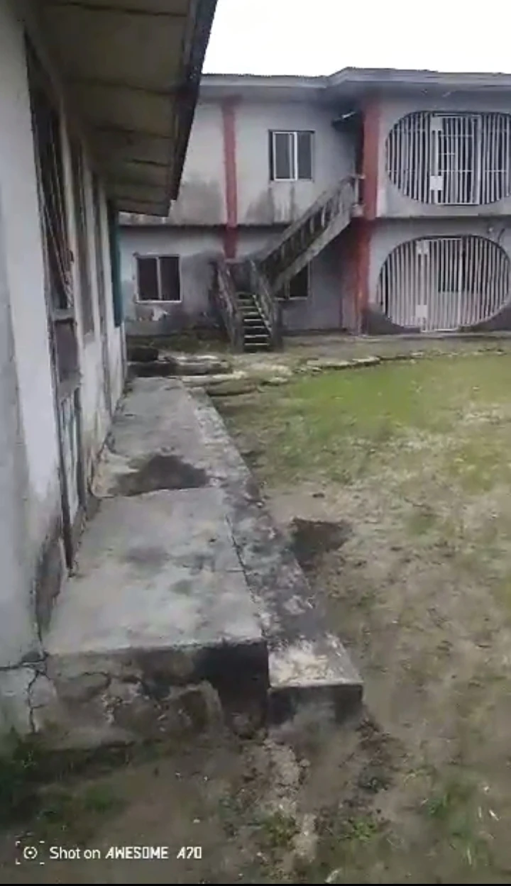 3 Bedroom Flat for Sale in Refinery road, Delta