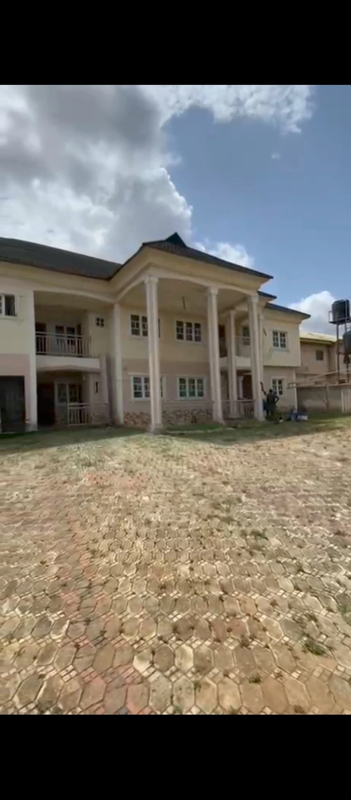 Duplex for Sale in EVBUKUN off sapele road, Edo cover picture