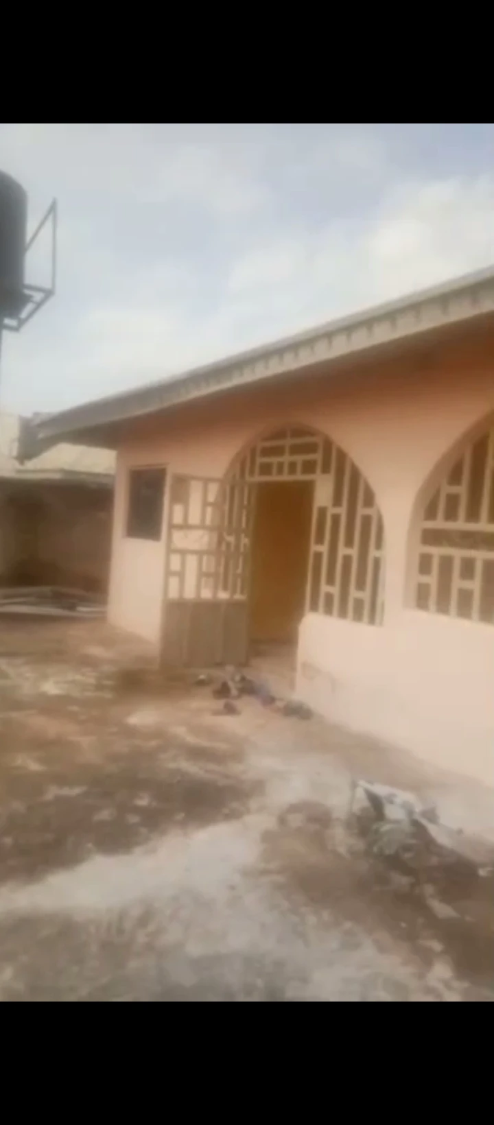1 Bedroom Flat for Rent in Evbukhu, Edo cover picture