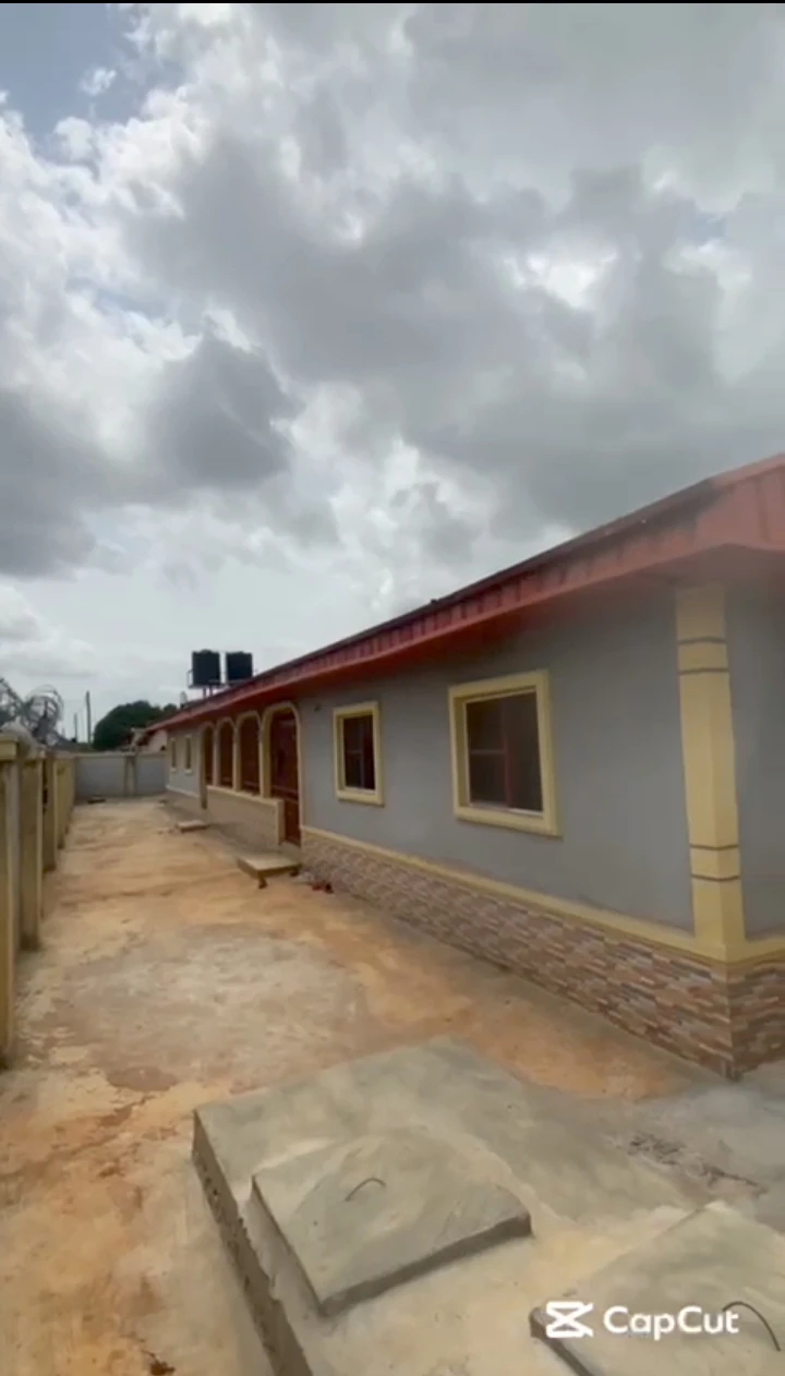 Bungalow for Sale in Upper sakpoba road Benin city off Abraka road, Edo cover picture