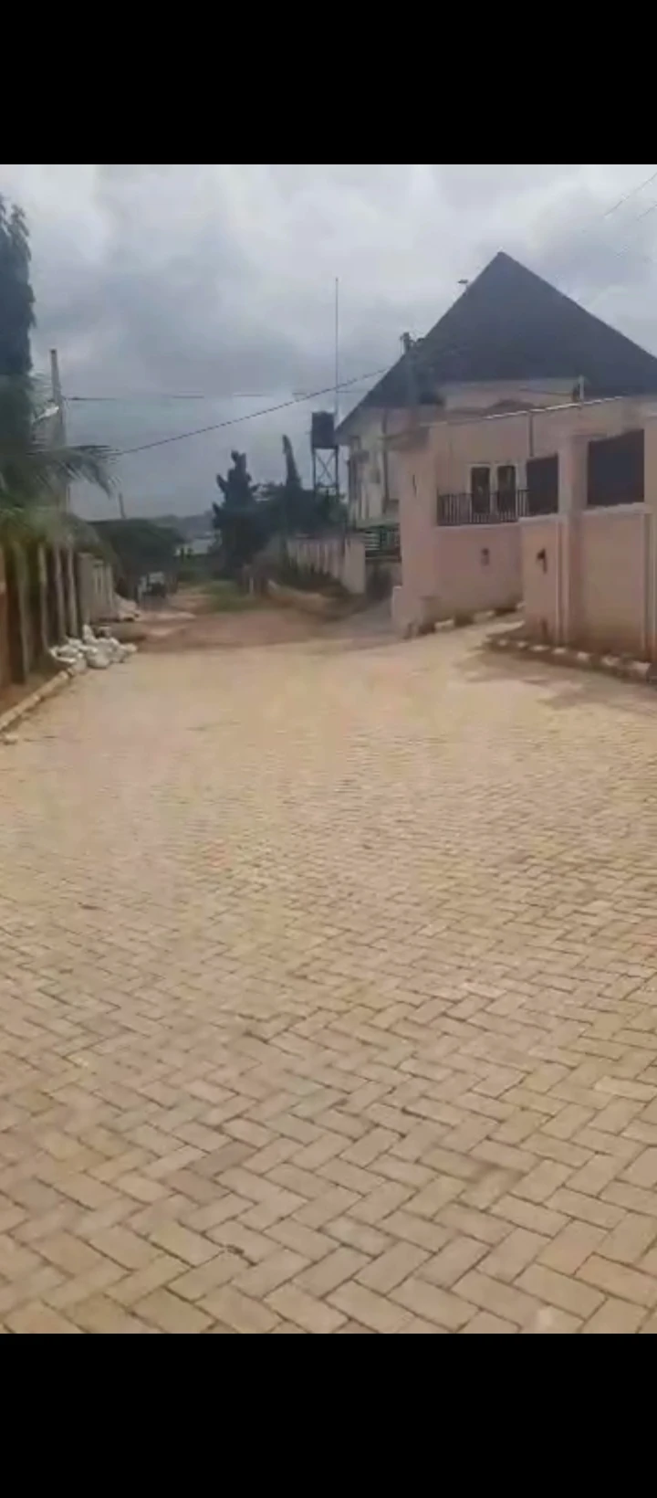 Uncompleted Building for Sale in Carribbean Estate off irhirhi Rd off airport road Arougba, Edo cover picture