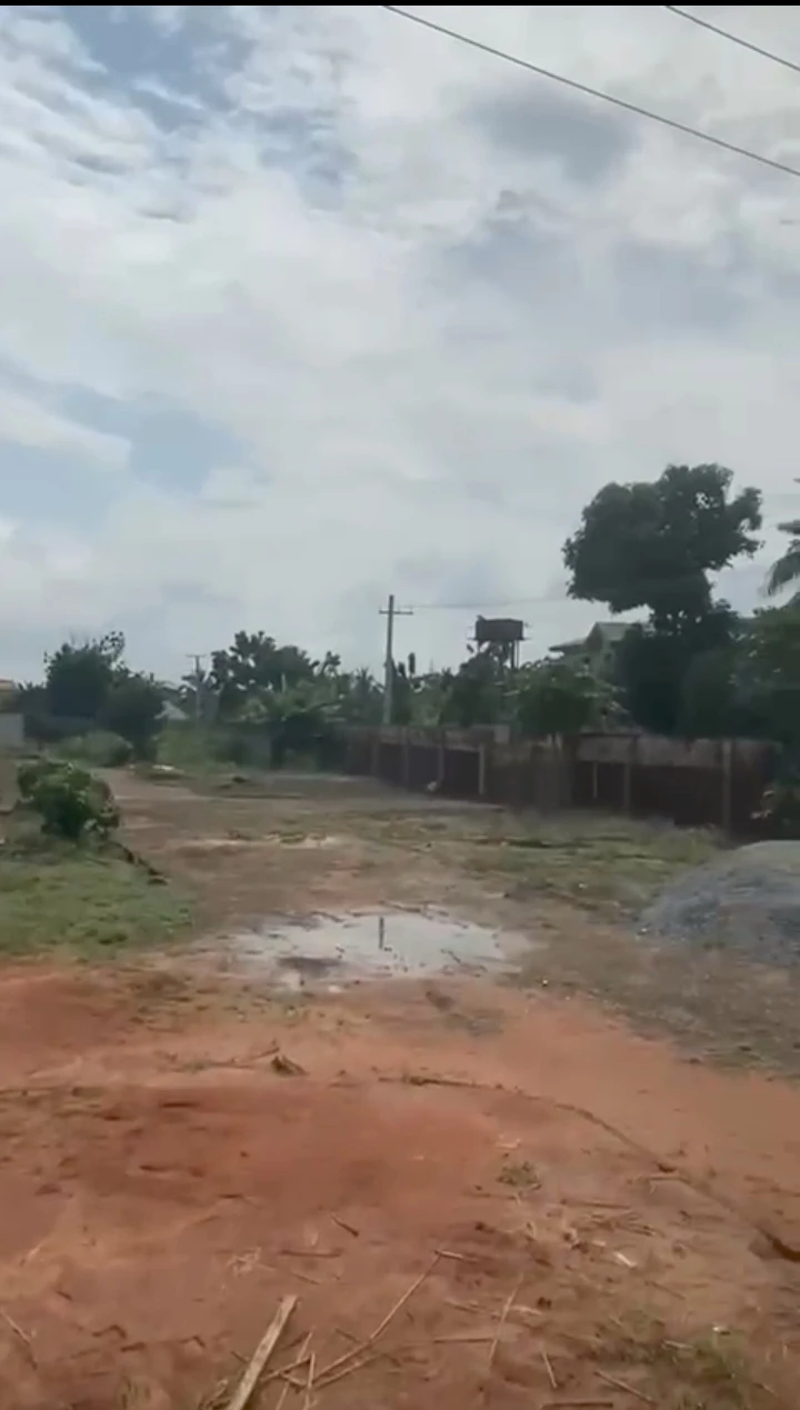 Land for Sale in land just along the benin Lagos expressway oluku ✅, Edo cover picture