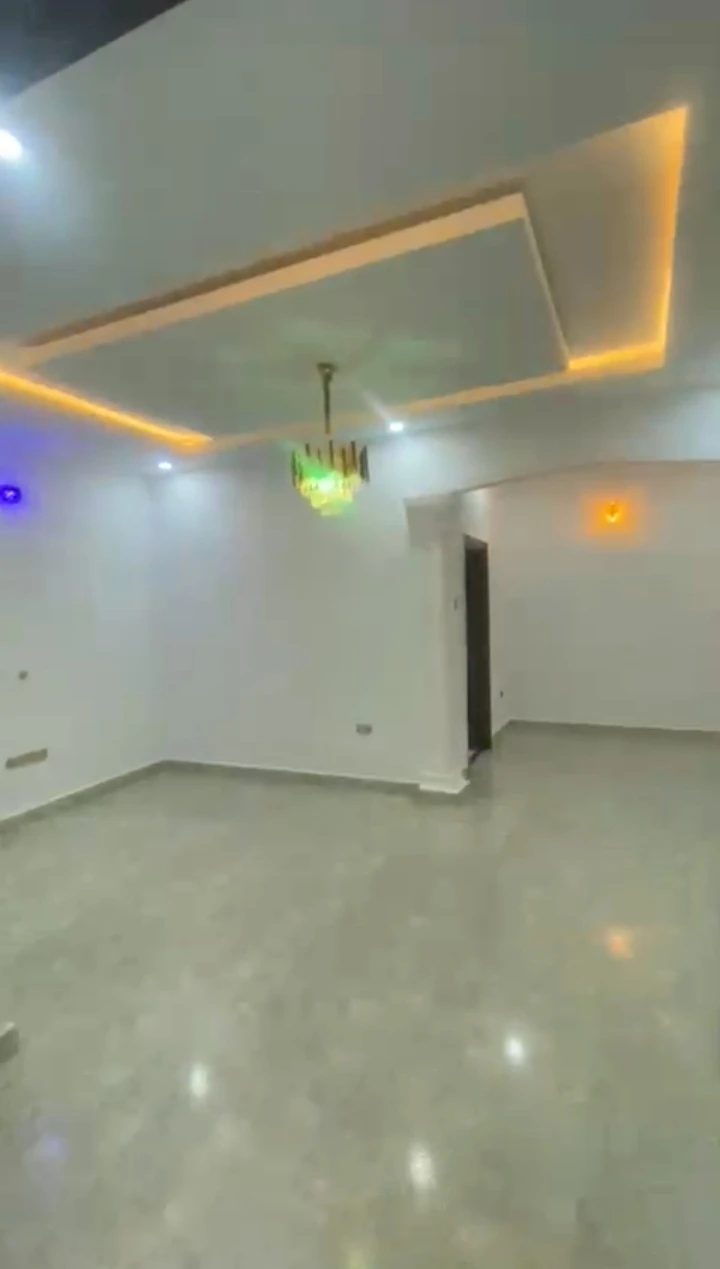 2 Bedroom Flat for Rent in Gapiona airport road, Edo cover picture