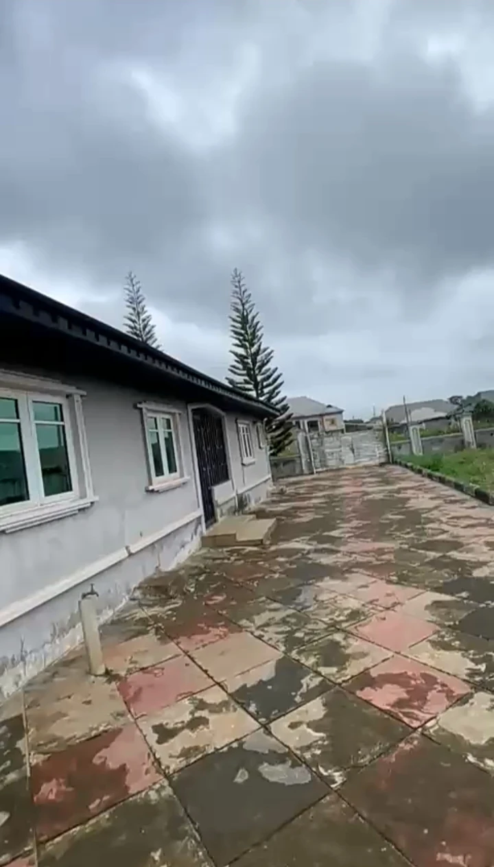 1 Bedroom Flat for Rent in Isihor, Edo cover picture