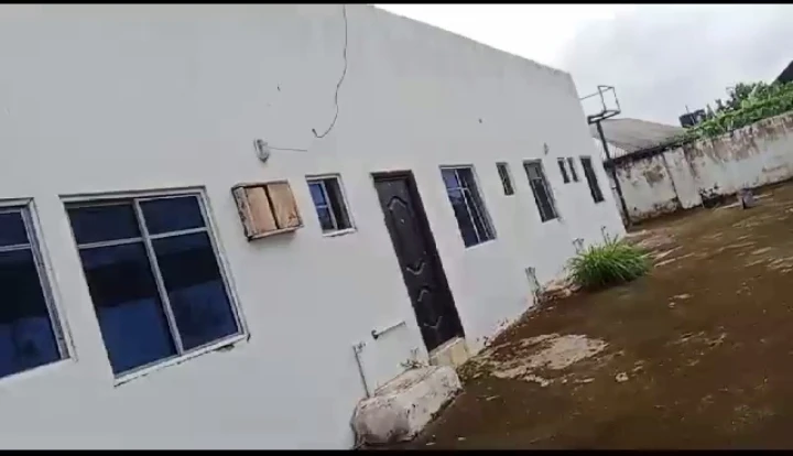 Hotel for Sale in Upper sakpoba road, Edo cover picture