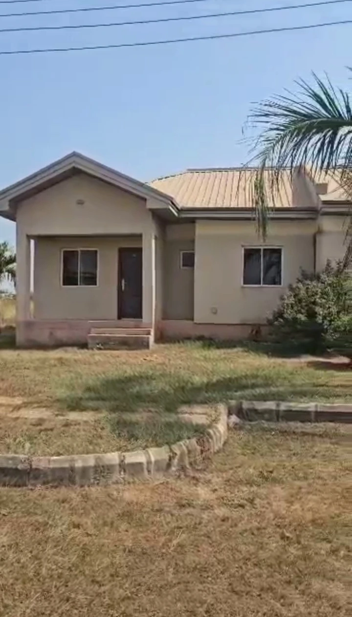 Bungalow for Sale in Emotan garden estate upper sakpoba road, Edo cover picture