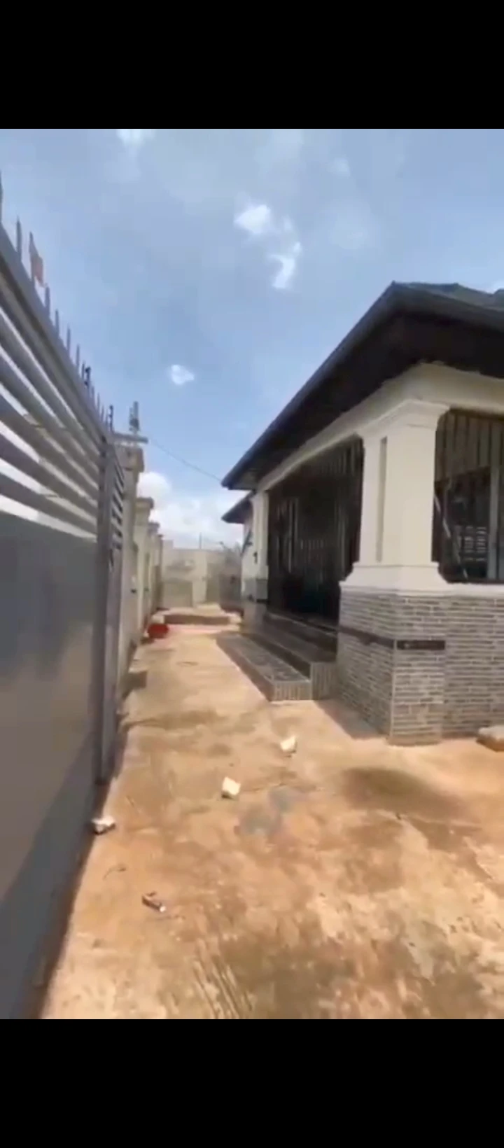 4 Bedroom Flat for Sale in Isihor, Edo cover picture