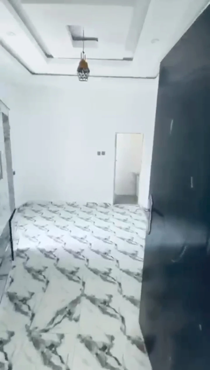 3 Bedroom Flat for Rent in Ogunwenyin, Edo cover picture