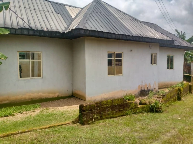 Bungalow for Sale in Nwaniba road, Akwa Ibom - Image 4