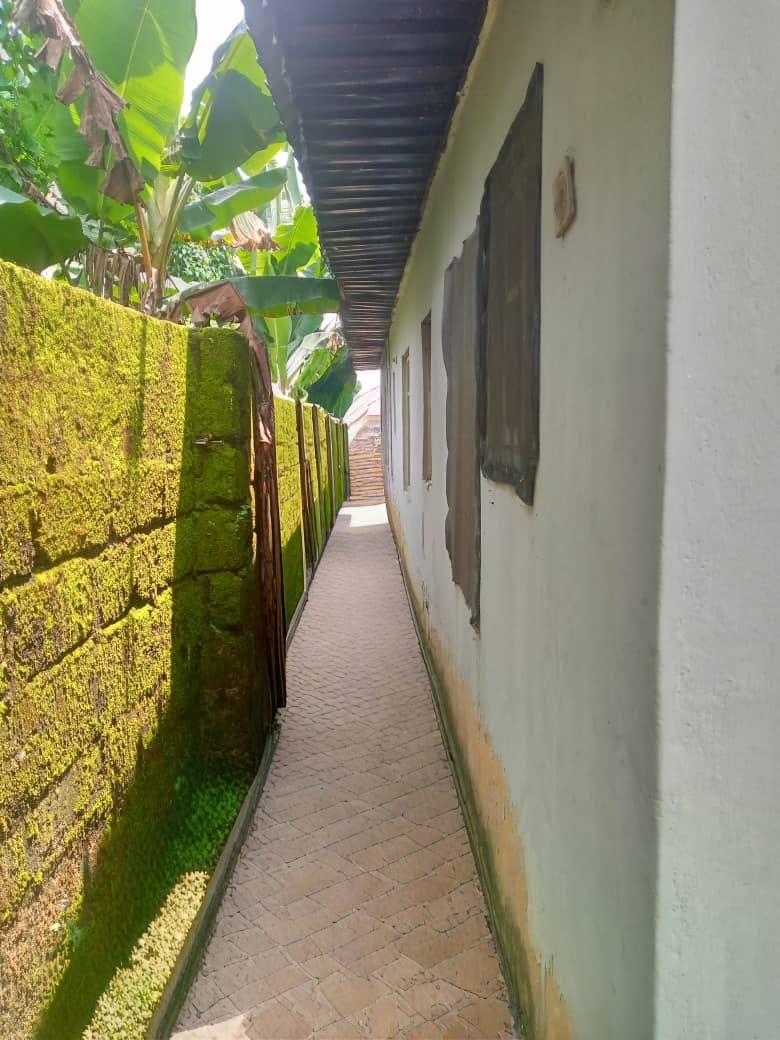 Bungalow for Sale in Nwaniba road, Akwa Ibom - Image 1