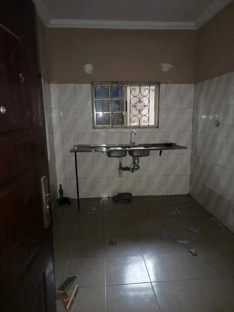 2 Bedroom Flat for Rent in New ring road 3, Akwa Ibom - Image 3