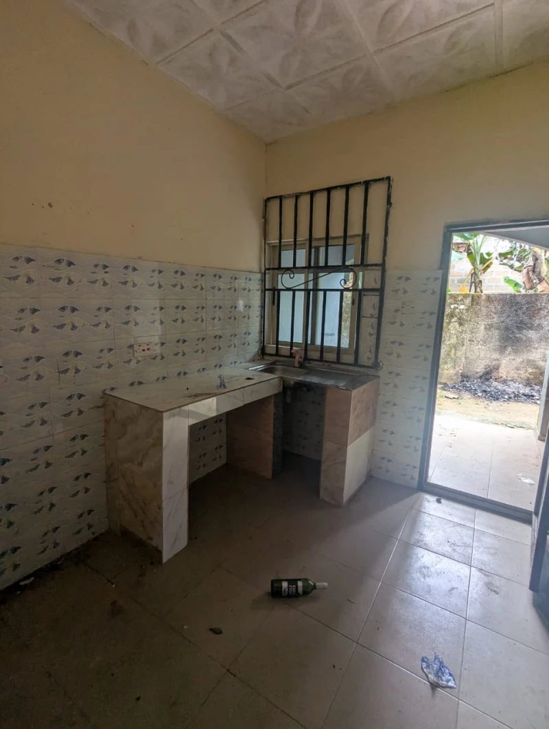 1 Bedroom Flat for Rent in Oron road, Akwa Ibom - Image 3