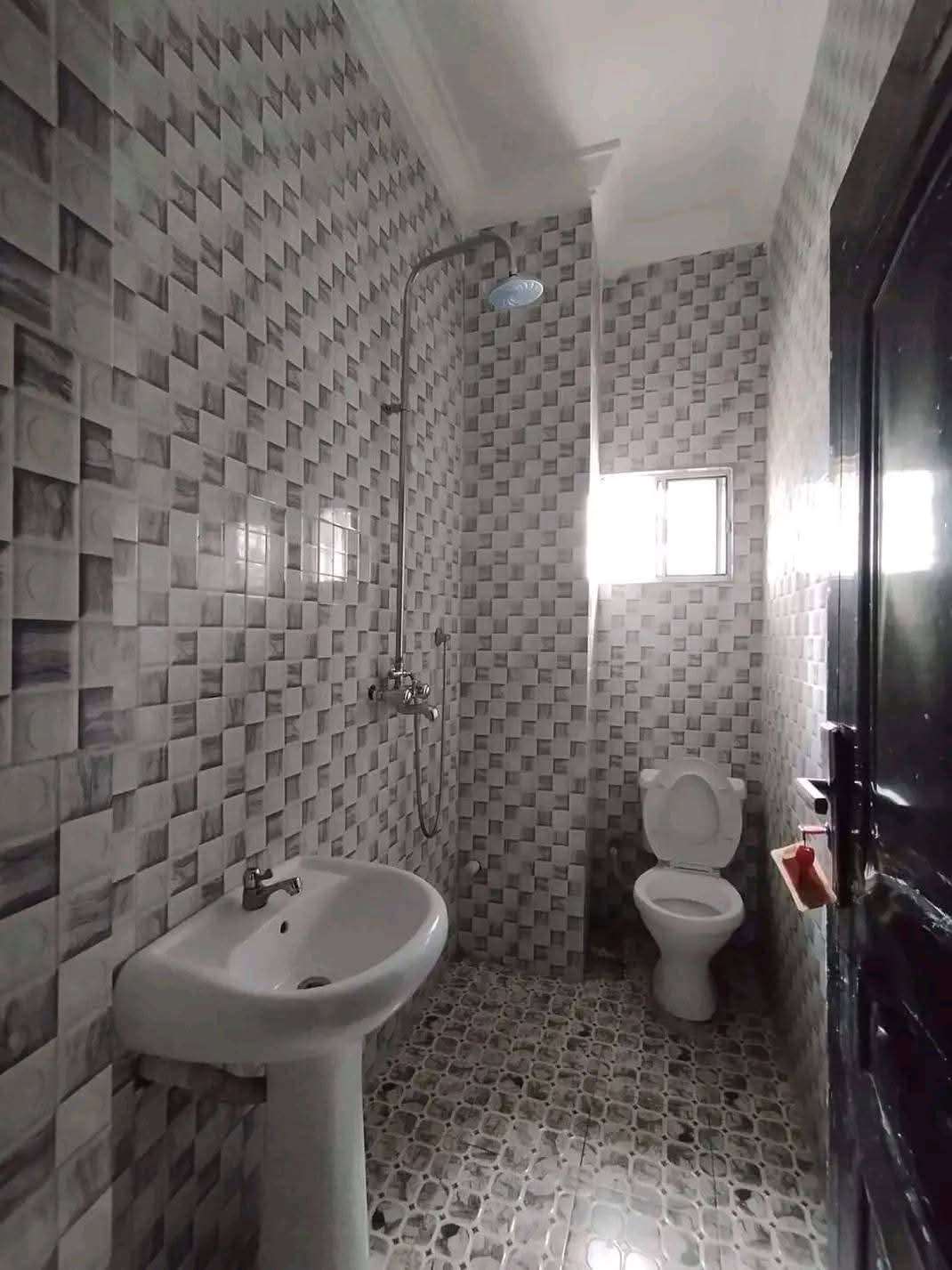 3 Bedroom Flat for Rent in Shelter Afrique Estate, Akwa Ibom - Image 2