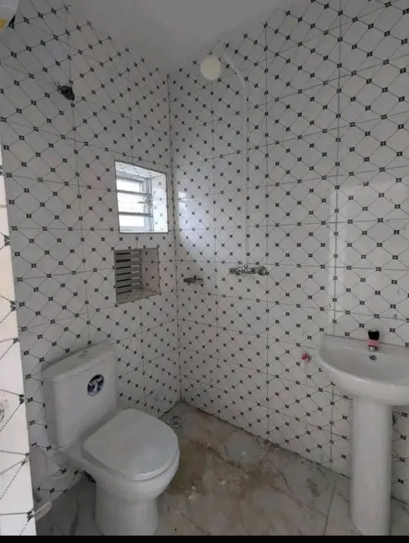 SelfContain for Rent in Ekpri nsukara, off nwaniba road, Akwa Ibom - Image 4