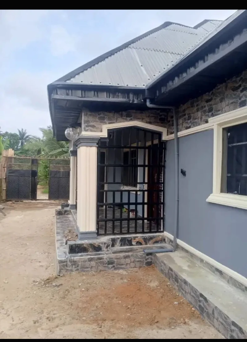 3 Bedroom Flat for Rent in Mbierebe by timber market, Akwa Ibom - Image 1