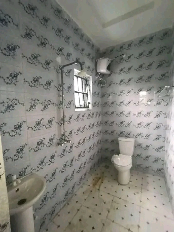 3 Bedroom Flat for Rent in Off udoudoma avenue, Akwa Ibom - Image 2