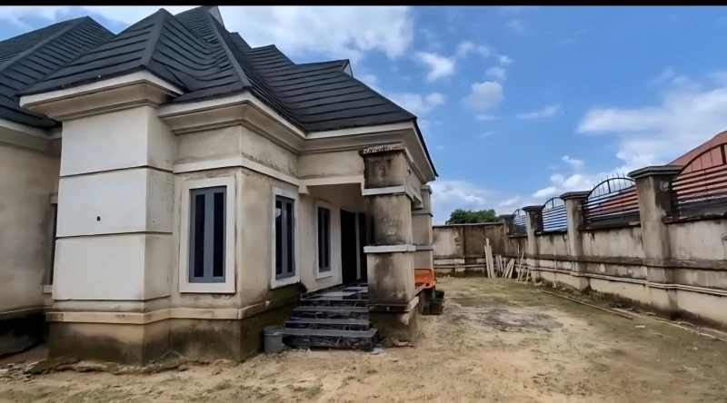 Bungalow for Sale in Nwaniba road, Akwa Ibom - Image 1