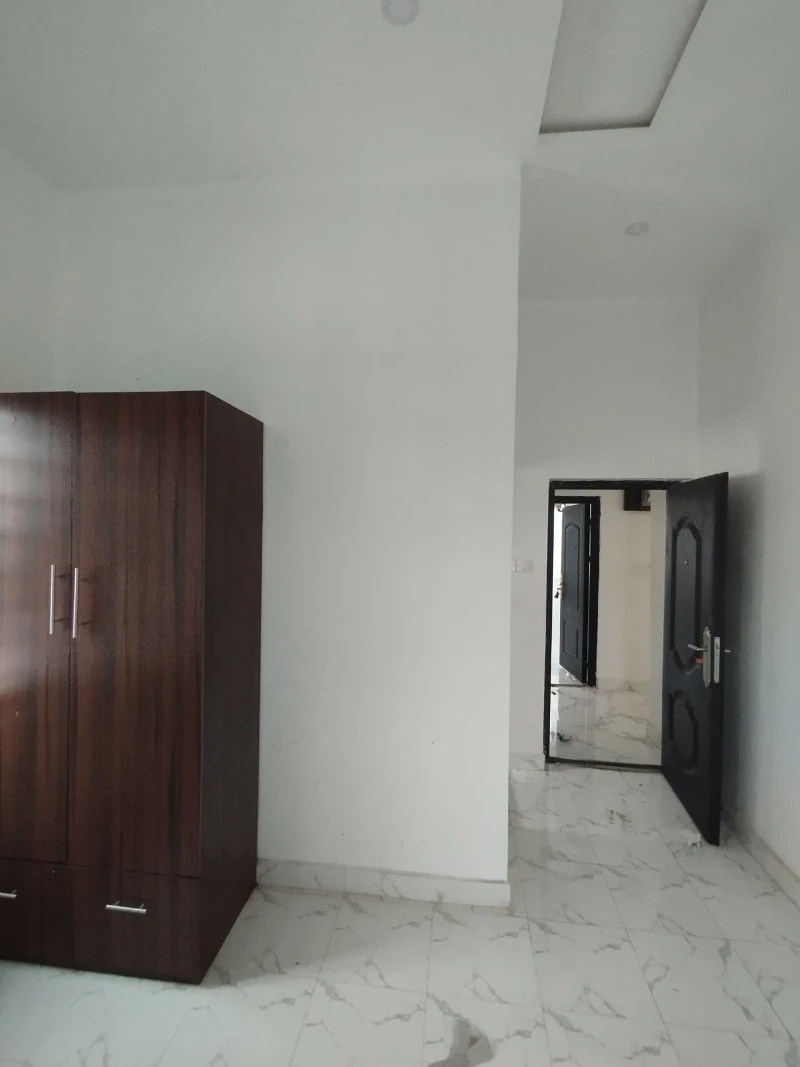 Bungalow for Rent in Nwaniba road, Akwa Ibom - Image 2