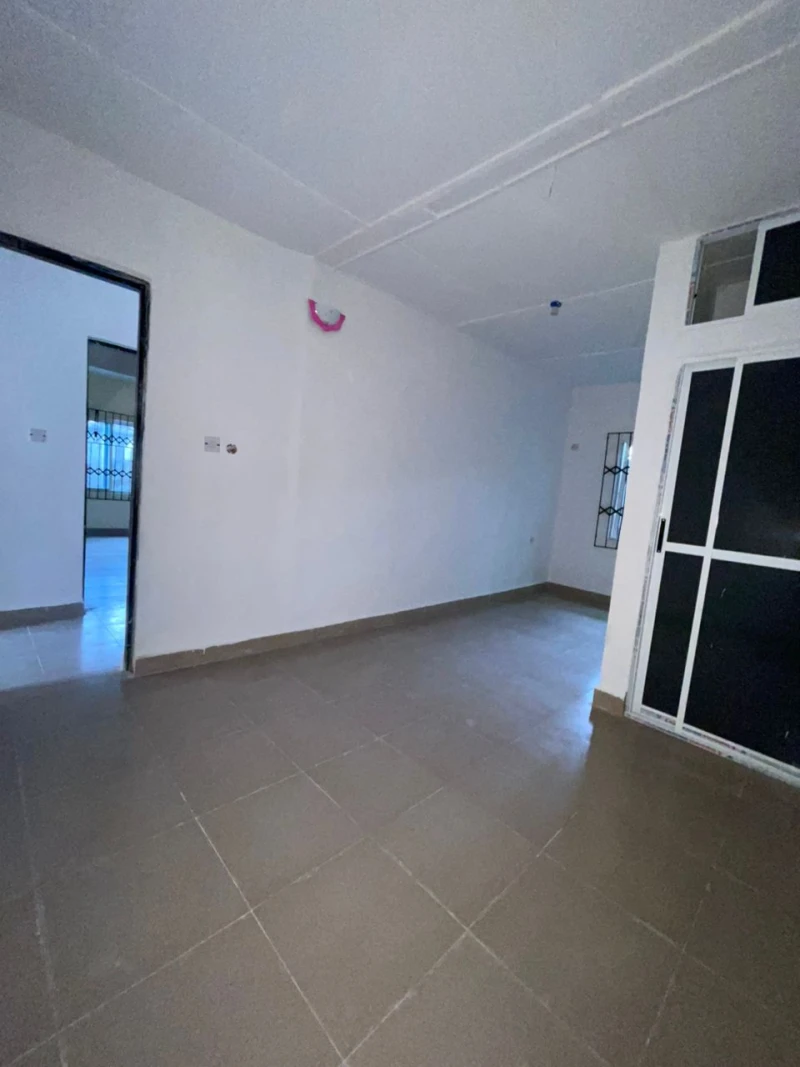 2 Bedroom Flat for Rent in Atiku abubakar way, Akwa Ibom - Image 2